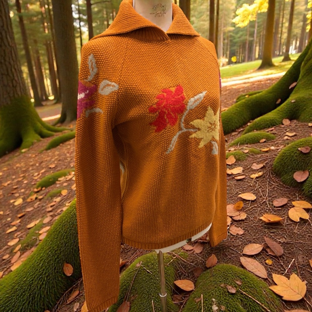 MaxMara Beautifully Woven Sweater Embossed with Flora & Leaves.Exquisite! size M
